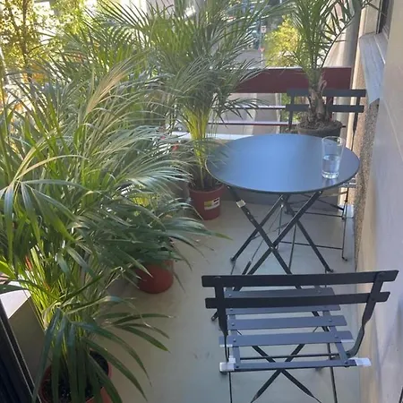 Stylish 1-bedroom Close To Exhibition Square Appartamento *